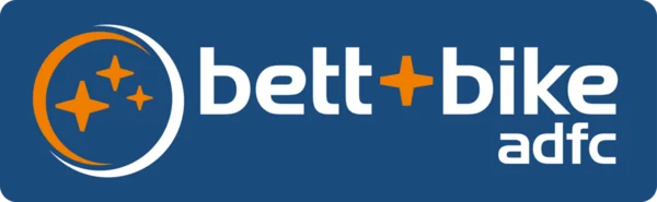 Logo mit Schrift "bett+bike" und "adfc" auf blauem Hintergrund, orangefarbene Sterne.