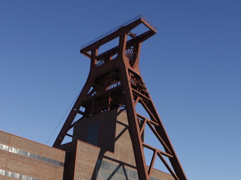 Blick auf den Doppelbock der Zeche Zollverein in Essen